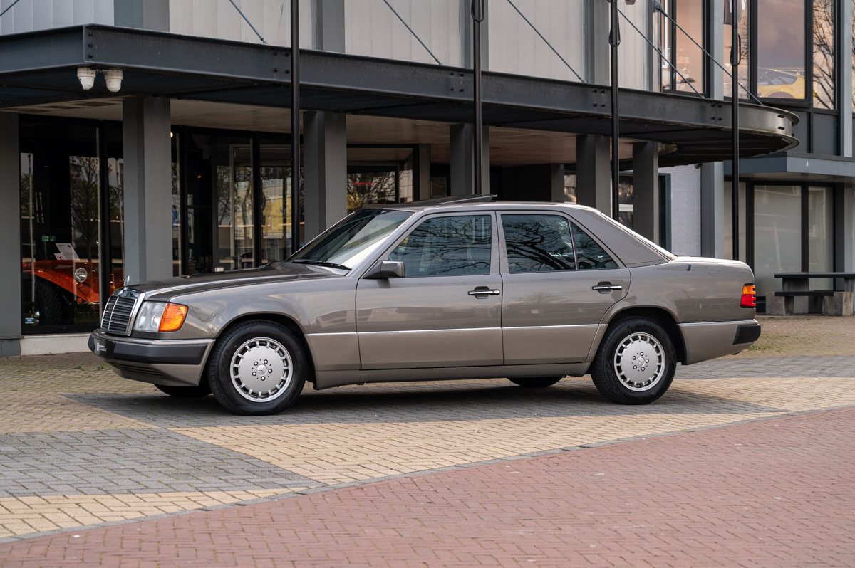 Mercedes-Benz 300-Serie 1991 verkocht door HooG Selections