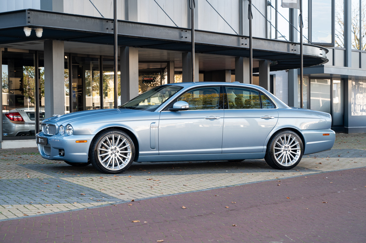Jaguar XJ 2008 verkocht door HooG Selections