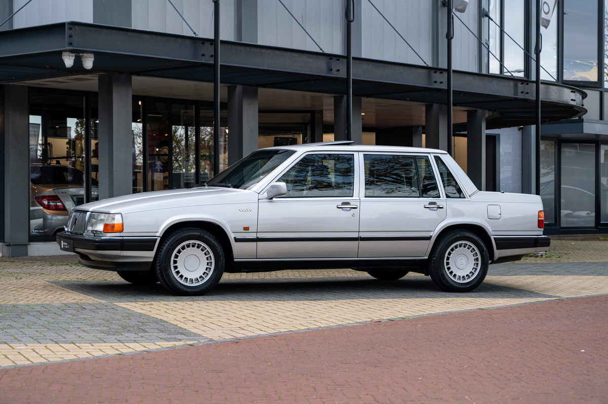 Volvo 760 1988 للبيع
