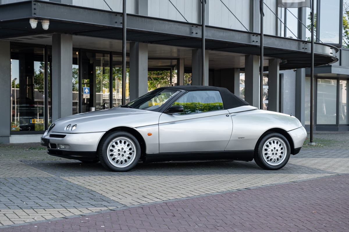 Alfa Romeo Spider 1995 verkocht door HooG Selections