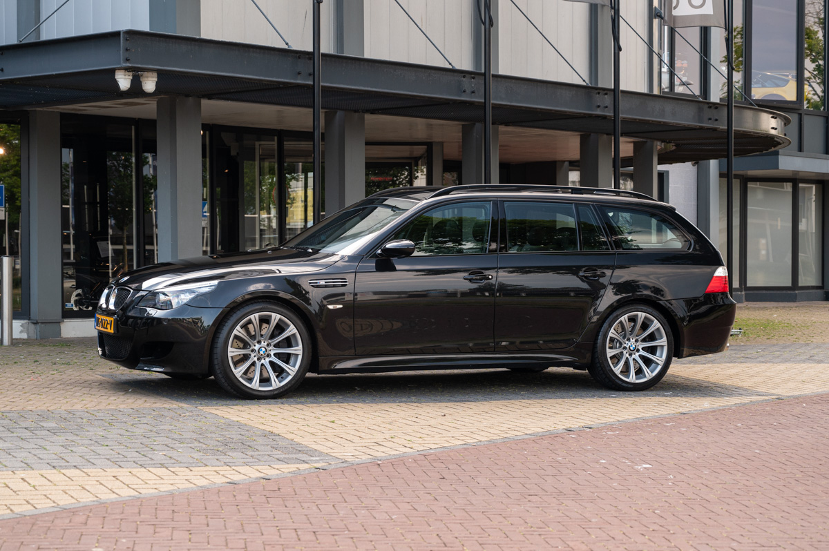 BMW M5 Touring E61 5.0 V10