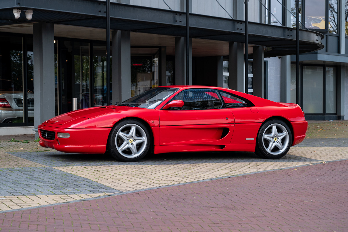 Ferrari F355 1996 verkocht door HooG Selections