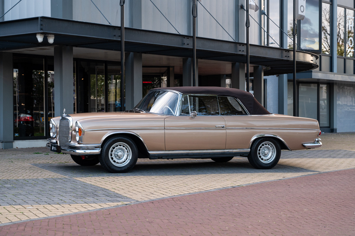 Mercedes-Benz S-Klasse 220 SE W111 Cabriolet