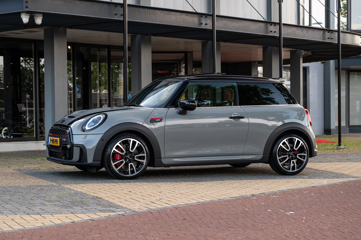 Mini John Cooper Works 2022 verkocht door HooG Selections