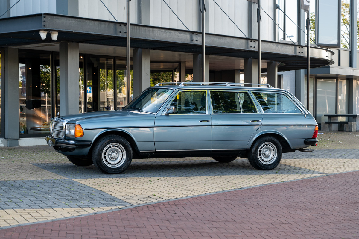 Mercedes-Benz 200-Serie 1979 verkocht door HooG Selections