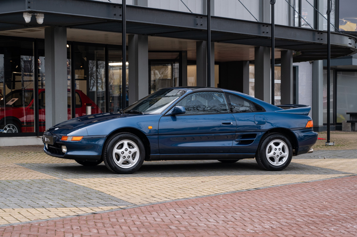 Toyota MR-2 2.0 GT-i 16